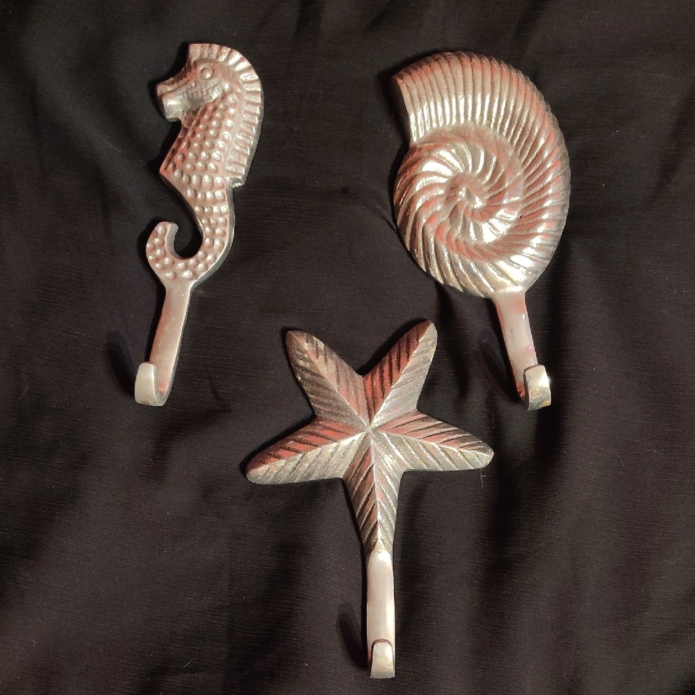 Source Unknown Metallic Snail Hook